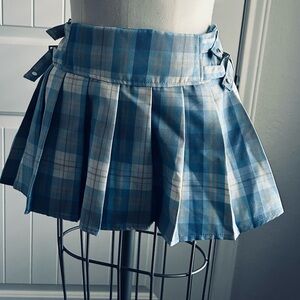 Pleated Schoolgirl Plaid Skirt SZ medium with shorts